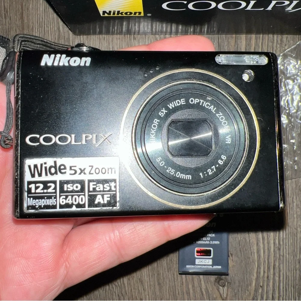 Nikon Coolpix S640 12.2MP Digital Point & Shoot Camera Tested NO CHARGER